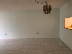 1820 N Lauderdale Ave in North Lauderdale, FL - Building Photo - Building Photo