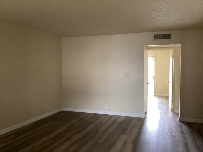 1414 W Vassar Ave in Visalia, CA - Building Photo - Building Photo