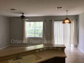 565 Lake Eagle Ln in Sanford, FL - Building Photo - Building Photo