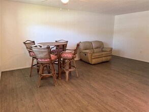 245 Center Rd in Venice, FL - Building Photo - Building Photo