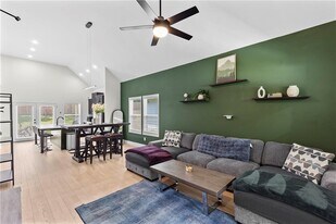 624 Robert St NW in Atlanta, GA - Building Photo