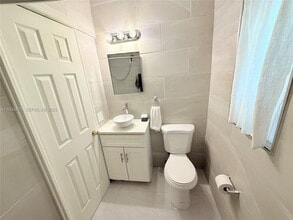 254 E Dania Beach Blvd in Dania Beach, FL - Building Photo - Building Photo