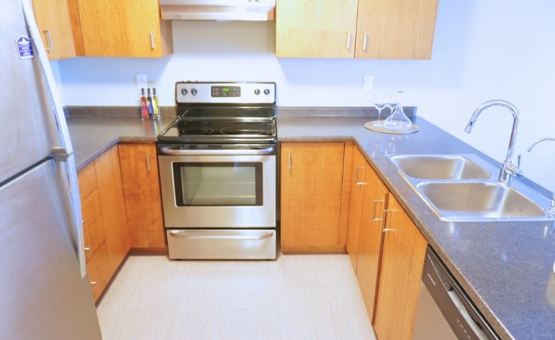 Aberdeen Place in Fergus, ON - Building Photo