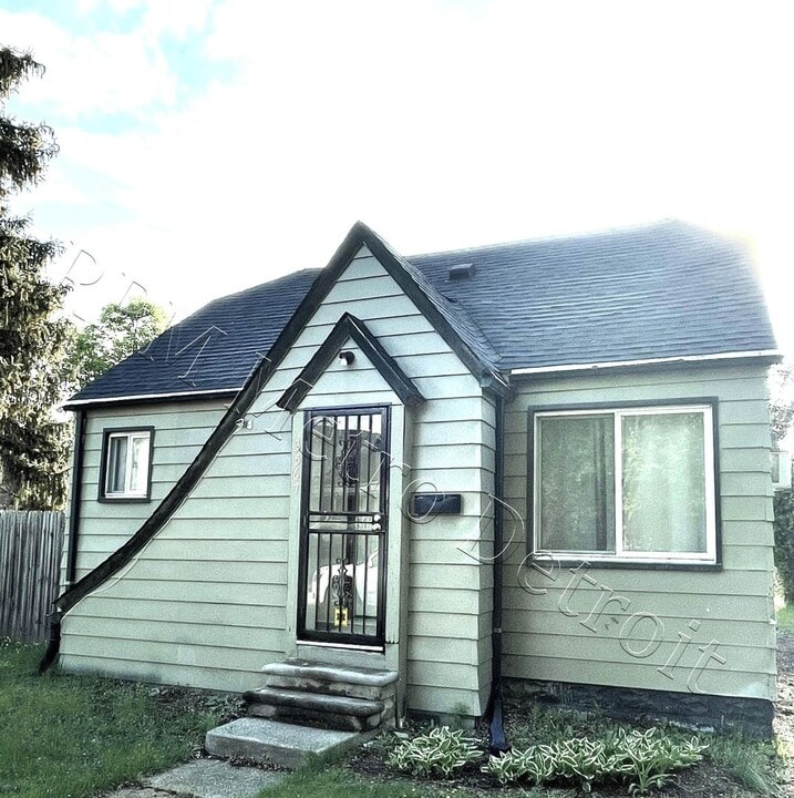 3567 Spruce St in Inkster, MI - Building Photo