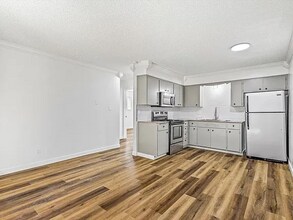 917 E Indiana Ave in Spokane, WA - Building Photo - Building Photo