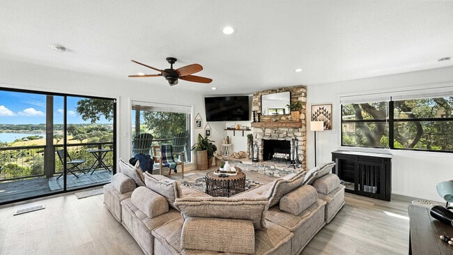 1240 Canyon Springs Dr in Canyon Lake, TX - Building Photo - Building Photo