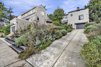 854 Northvale Rd in Oakland, CA - Building Photo - Building Photo