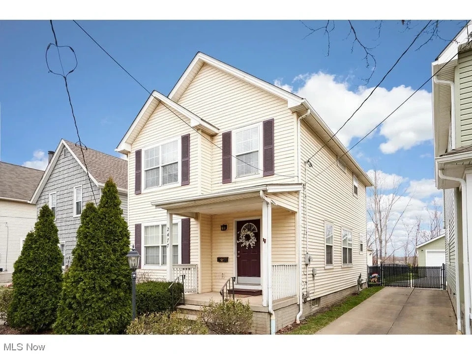 2477 W 5th St in Cleveland, OH - Building Photo