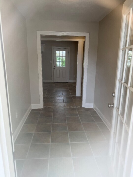 6655 Hwy 11 N in Carriere, MS - Building Photo