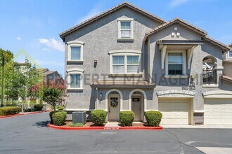 5501 Mezereon Ln in Elk Grove, CA - Building Photo - Building Photo