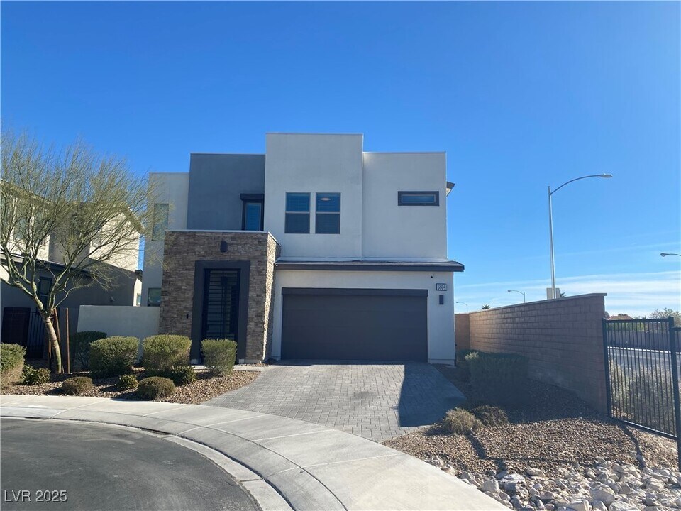 6804 Boulder Canyon St in North Las Vegas, NV - Building Photo