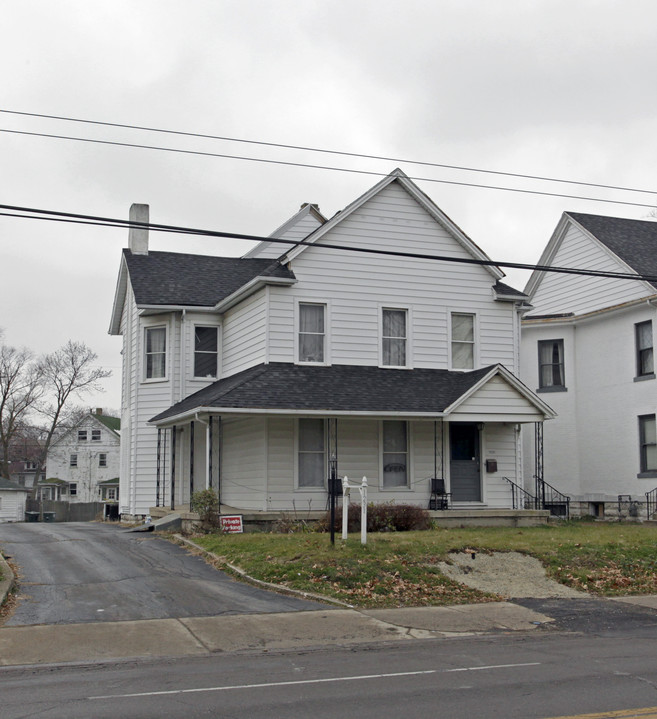 1231 N Main St in Dayton, OH - Foto de edificio