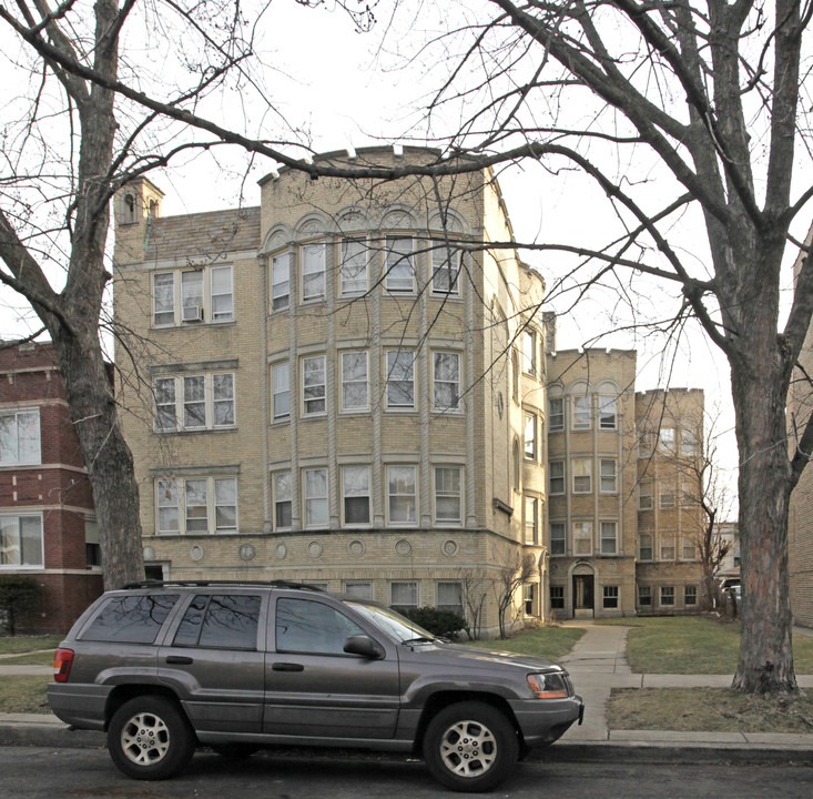 6127-6129 N Claremont Ave in Chicago, IL - Building Photo