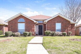 2604 Park Valley Dr in Mesquite, TX - Building Photo