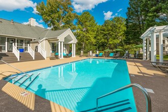 Bridges at Mallard Creek Apartment Homes in Charlotte, NC - Foto de edificio - Building Photo