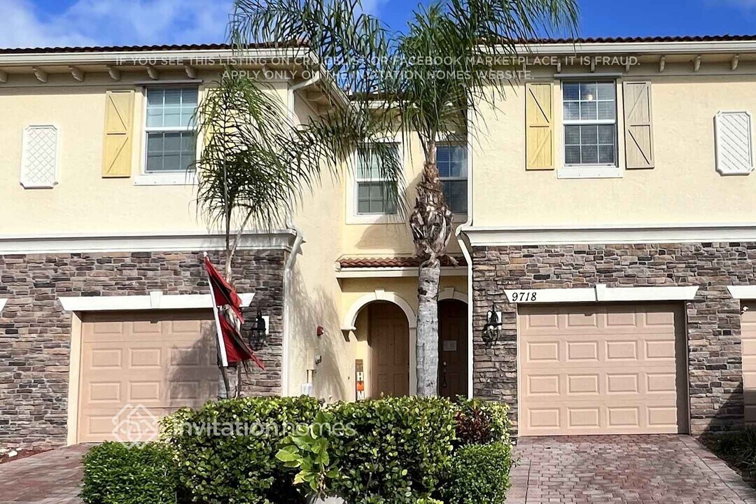 9718 SW Purple Martin Way in Stuart, FL - Building Photo