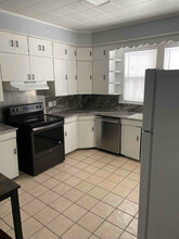 516 Oak St in Kalamazoo, MI - Building Photo - Building Photo