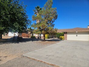12690 Iroquois Rd in Apple Valley, CA - Building Photo - Building Photo