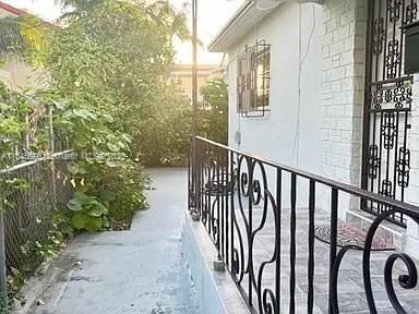 2022 SW 17th Ave in Miami, FL - Building Photo - Building Photo