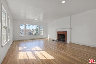 4411 Victoria Park Dr in Los Angeles, CA - Building Photo - Building Photo