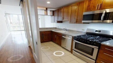 20 Newport Pkwy, Unit 5108-B in Jersey City, NJ - Building Photo - Building Photo