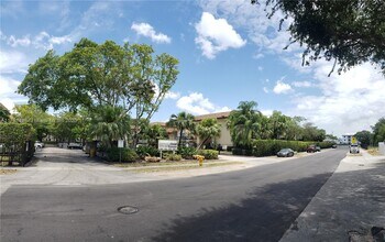 8500 SW 109th Ave in Miami, FL - Building Photo - Building Photo