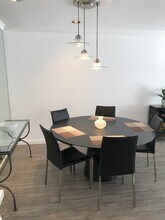 906 N Doheny Dr, Unit 313 in West Hollywood, CA - Building Photo - Building Photo