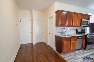 393 Main St in East Orange, NJ - Building Photo - Building Photo