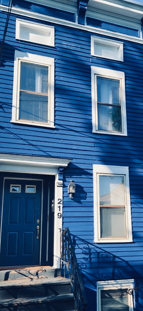 219 Elm St, Unit 219 Elm St., Albany, Unit 219 Elm St., Albany