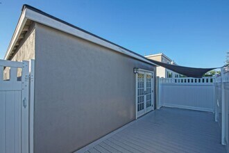1732 Carver St in Redondo Beach, CA - Building Photo - Building Photo