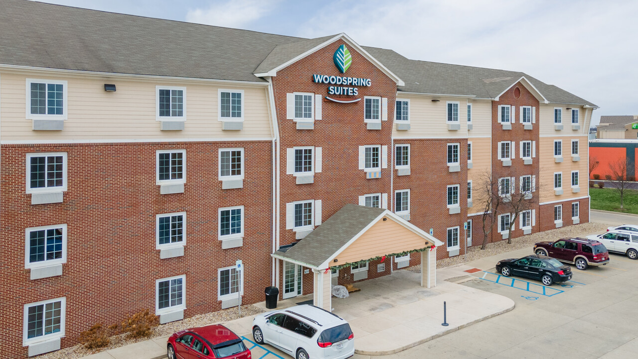 Extended Stay America Select Indianapolis in Greenwood, IN - Building Photo