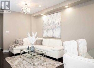 5 Chesterwood Cres in Brampton, ON - Building Photo - Building Photo