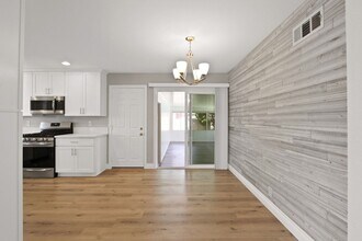 16572 Tripp Cir in Huntington Beach, CA - Building Photo - Building Photo