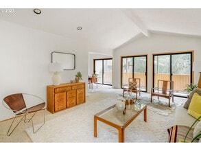 3234 SE 153rd Ave in Portland, OR - Building Photo - Building Photo