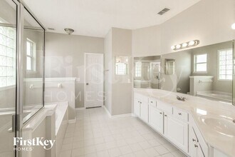1528 Walnut Creek Dr in Orange Park, FL - Building Photo - Building Photo