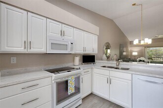 8921 Veranda Way in Sarasota, FL - Building Photo - Building Photo