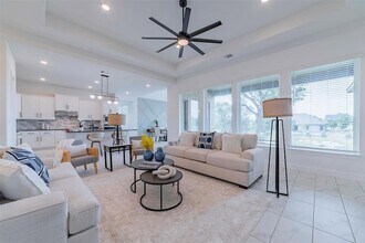 101 Woodstock Cir in Spicewood, TX - Building Photo - Building Photo