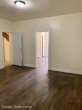 304 N 5th St-Unit -Unit #1 in Newark, NJ - Foto de edificio - Building Photo