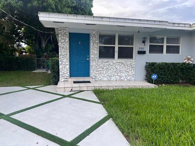 3101 SW 19th St, Unit 1 in Miami, FL - Foto de edificio - Building Photo
