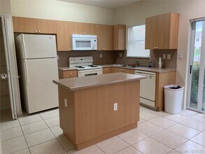 1627 SE 31st Ct-Unit -1627 in Homestead, FL - Building Photo - Building Photo