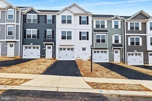 495 S Spring Garden St in Carlisle, PA - Building Photo
