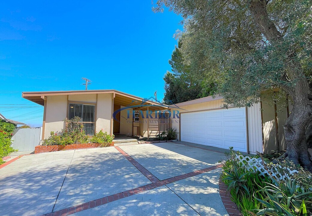 26716 Hyte Rd in Rancho Palos Verdes, CA - Building Photo