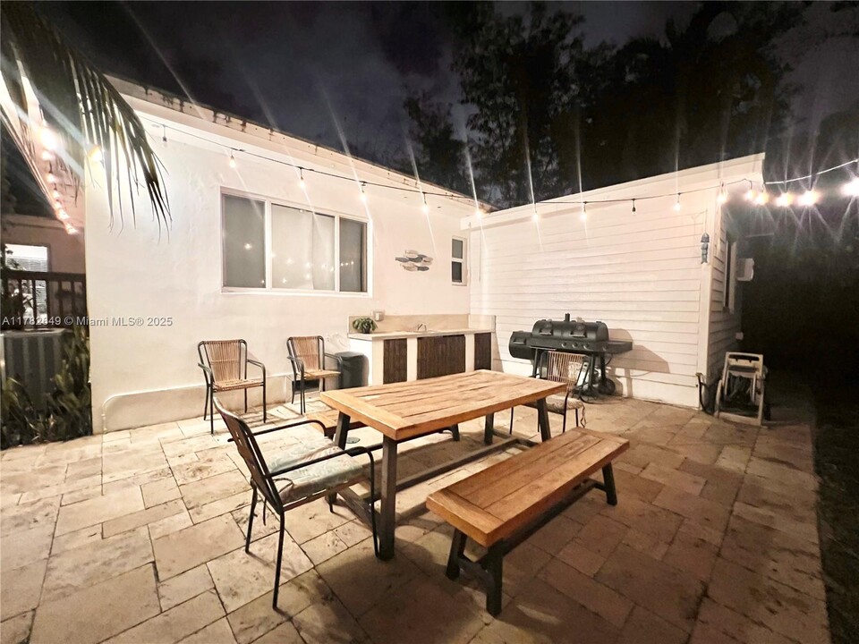 769 NE 87th St in Miami, FL - Foto de edificio