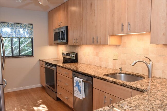 1601 Bayhouse Point Dr in Sarasota, FL - Building Photo - Building Photo