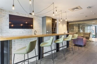 45 Lewis St, Unit 201 in Boston, MA - Building Photo - Building Photo