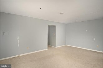 8360 Montgomery Run Rd in Ilchester, MD - Building Photo - Building Photo