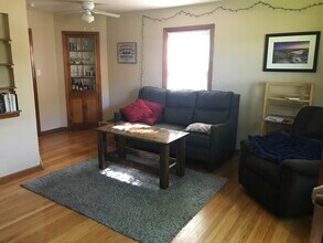 2571 N Wauwatosa Ave, Unit 1 in Wauwatosa, WI - Building Photo - Building Photo