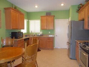 7453 Crested Quail St in North Las Vegas, NV - Building Photo - Building Photo