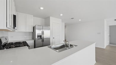 221 Stumpy St in San Marcos, TX - Building Photo - Building Photo