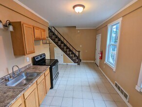 908 Middle St in Pittsburgh, PA - Building Photo - Building Photo